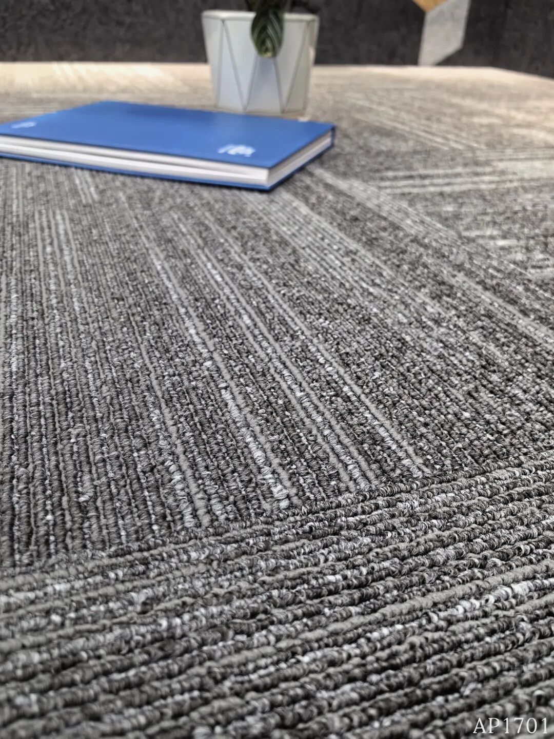 AP17/16系列拼块地毯 - 细节展示图4